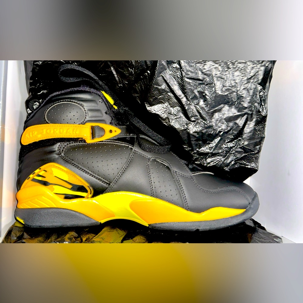 Jordan 8/Retro taxi,NWB, Won the wrong raffle by mistake. Women’s 11.5/Mens 10